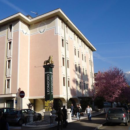 רוברטו Hotel Leon D'Oro מראה חיצוני תמונה