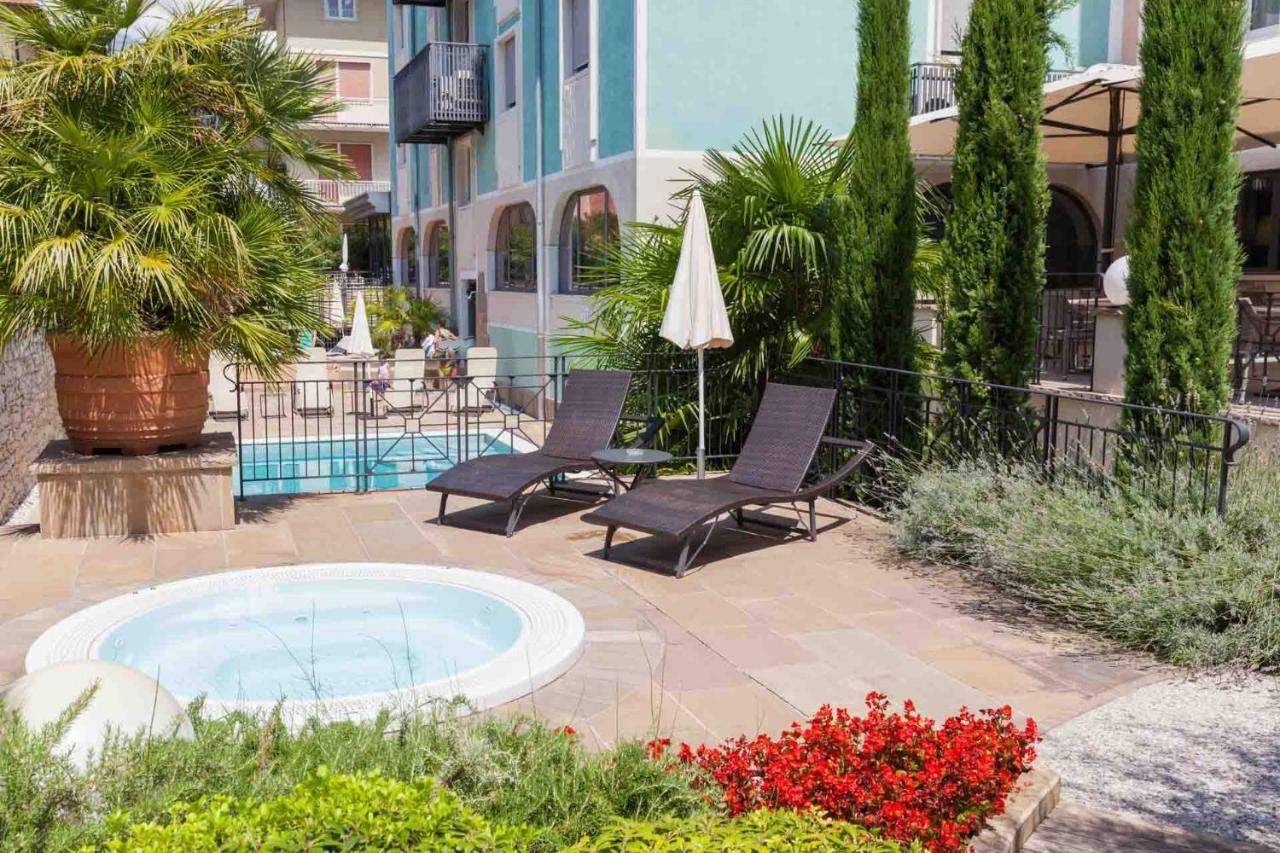 רוברטו Hotel Leon D'Oro מראה חיצוני תמונה