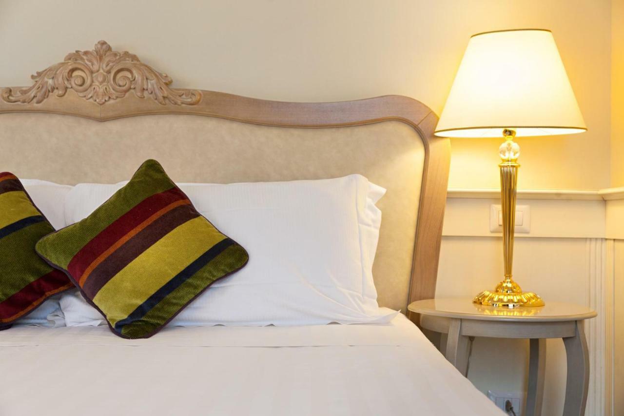 רוברטו Hotel Leon D'Oro מראה חיצוני תמונה