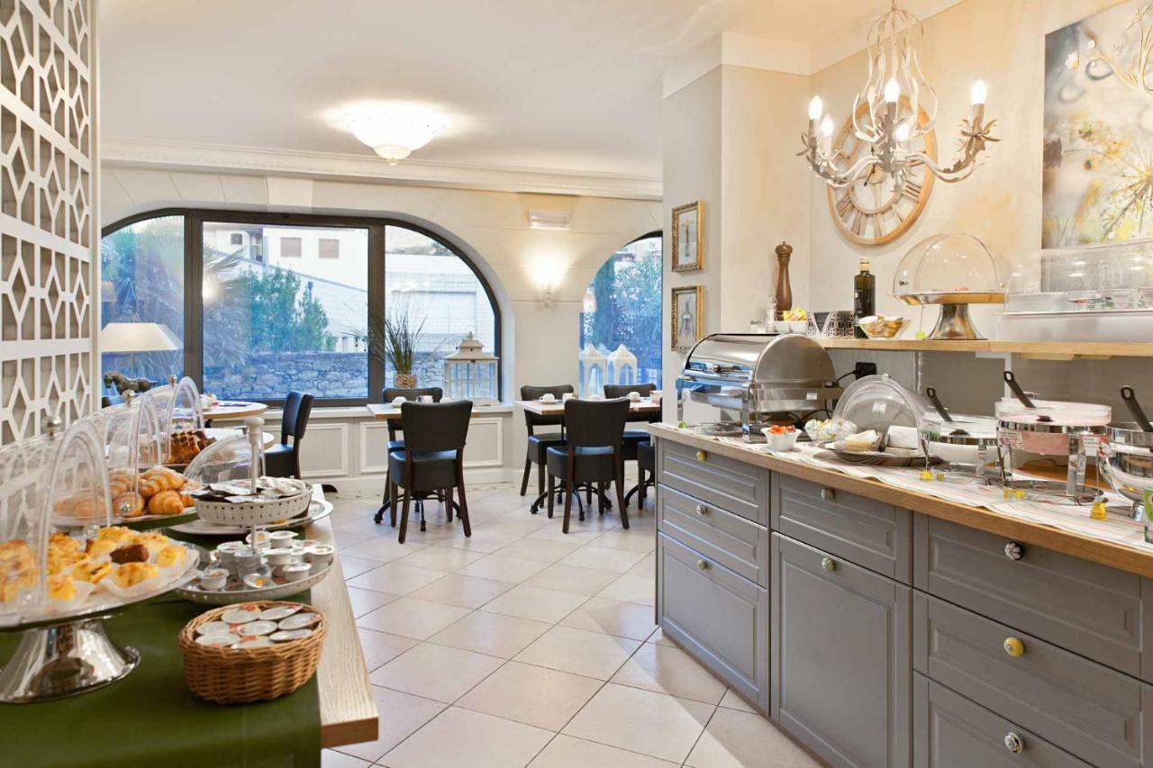 רוברטו Hotel Leon D'Oro מראה חיצוני תמונה