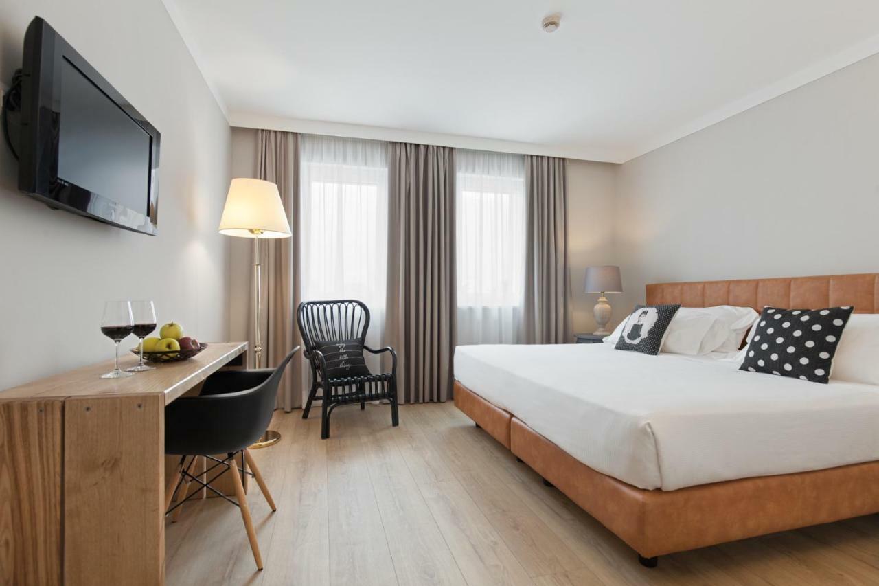 רוברטו Hotel Leon D'Oro מראה חיצוני תמונה